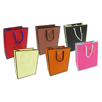 GIFT BAGS 18X23X10CM 6ASST