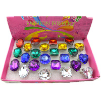 BIG DIAMOND RING 2.1CM UN24