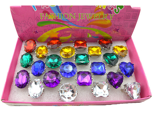 BIG DIAMOND RING 2.1CM UN24