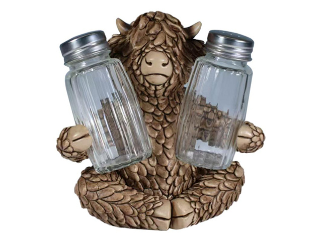 13CM HIGHLAND COW SALT AND PEPPER SHAKER QTY 2