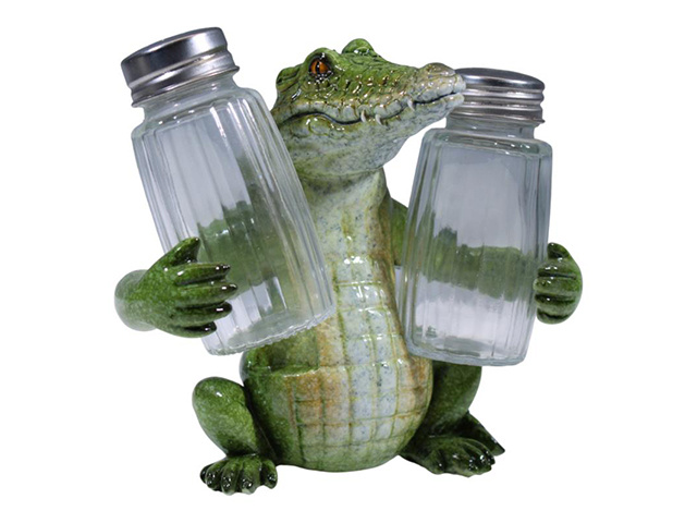 12X13CM MARBLE CROCODILE SALT AND PEPPER QTY 2