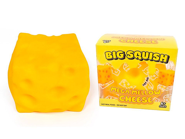 GIANT SQUEEZE MEGA MELLOW CHEESE CUBE 11CM UN6