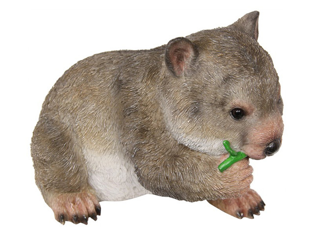 29CM WOMBAT EATING LEAVES