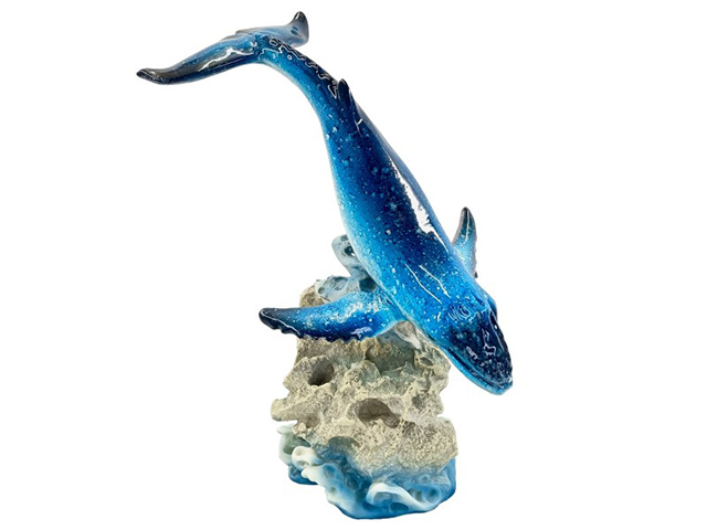 23CM MARBLE WHALE ON CORAL