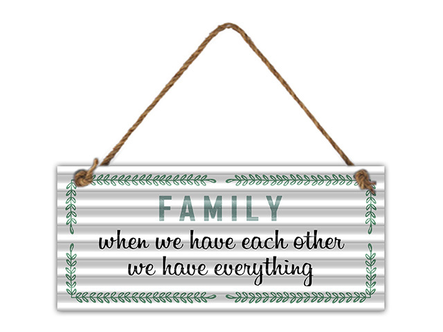 FAMILY METAL WALL HANGING 30X13CM