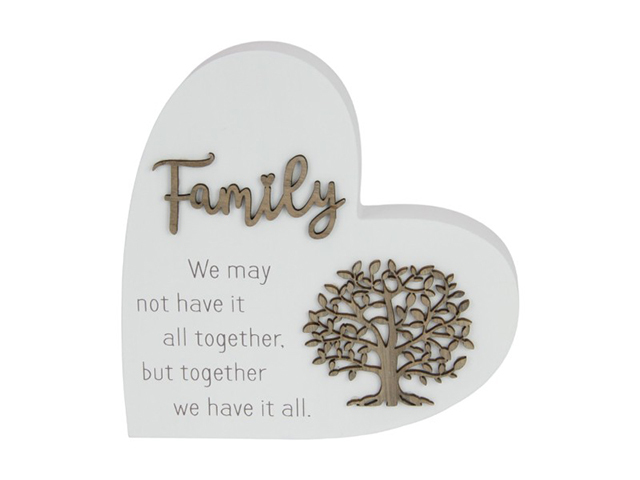 18CM MDF FAMILY ON HEART PLAQUE