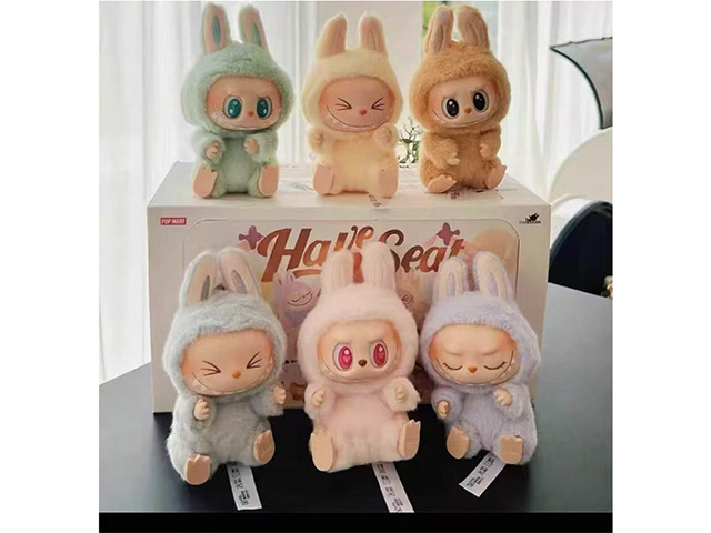 PLUSH TOY 17CM UN6